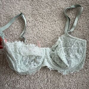 VS Dream Angels lace bra